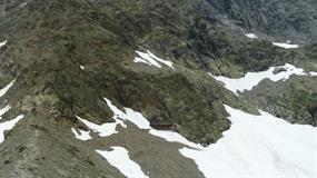 13 Refuge de Plan glacier 13 Refuge de Plan glacier